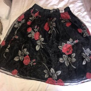 Tutu skirt with rose pattern